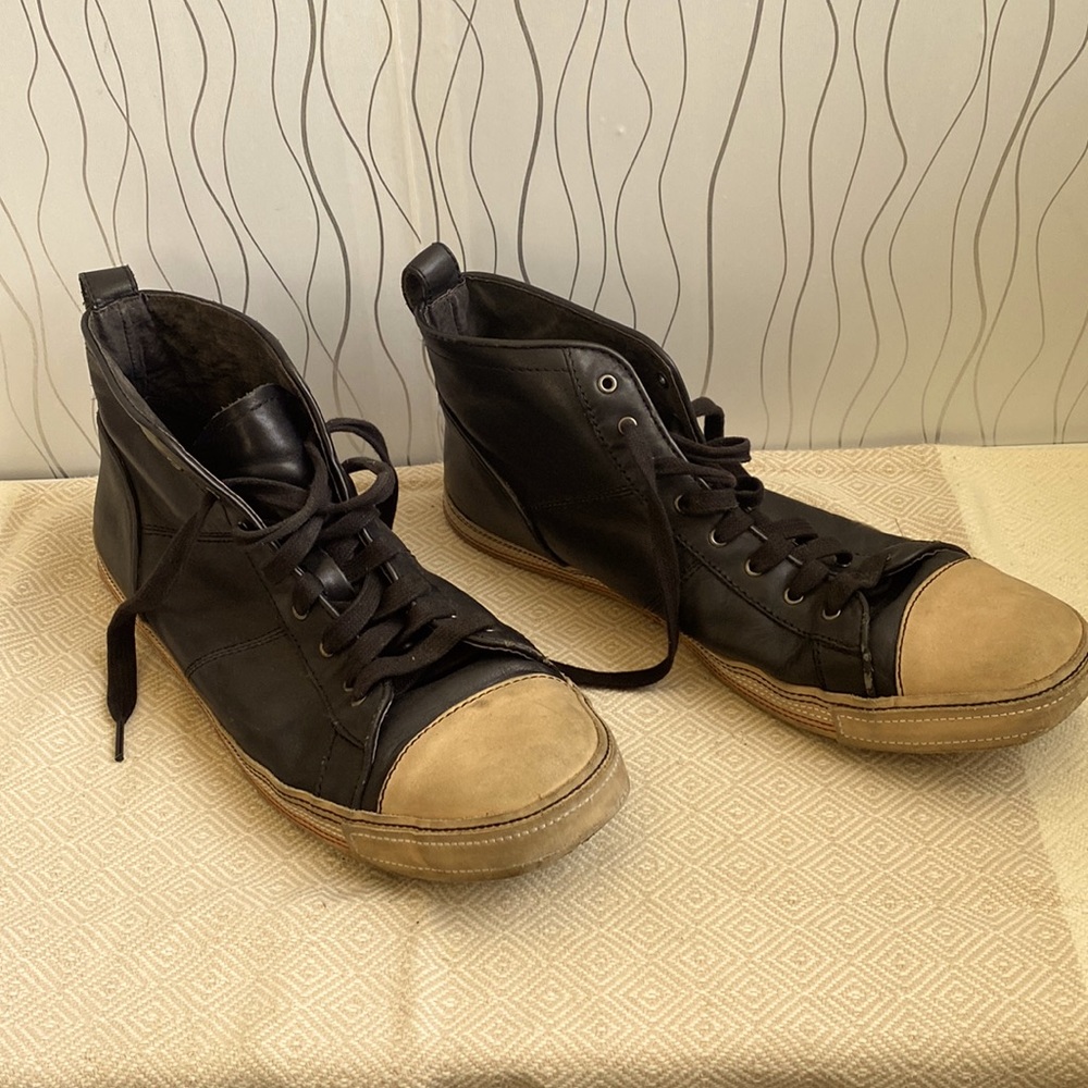 JOHN VARVATOS USA genuine leather sneakers